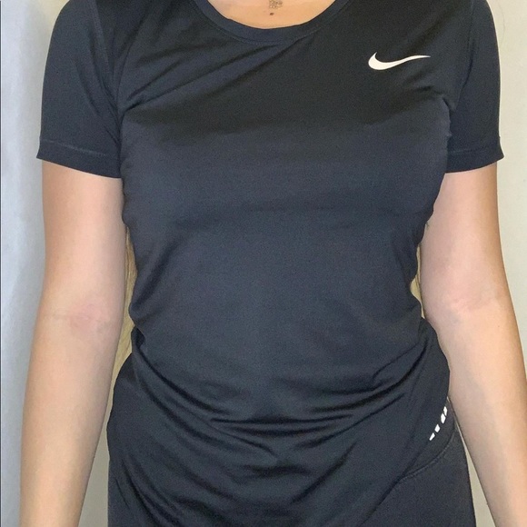 NIKE DRI FIT TEE - Picture 1 of 1